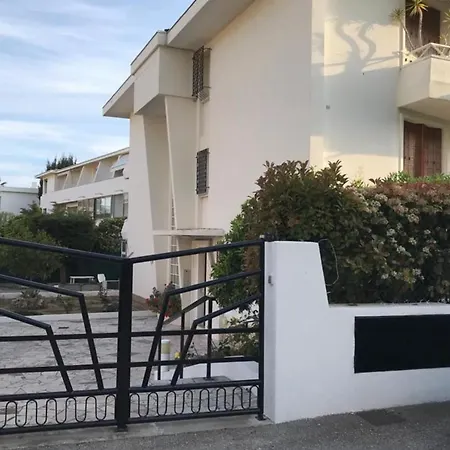 Design Terrace And Live In Marlyne Apartment