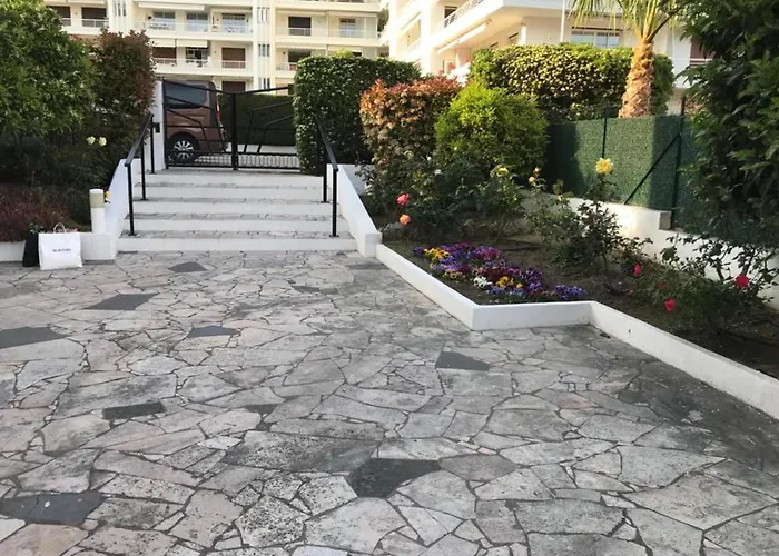 Design Terrace And Live In Marlyne Daire Cannes